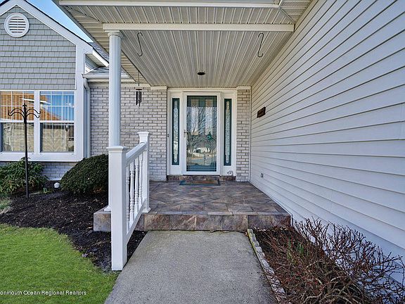 5th image of 8 Cordoba Ct
