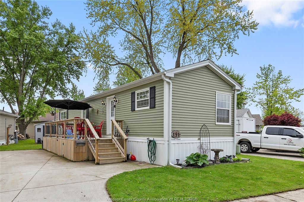 191 Steven Ct, Essex, ON - View 4