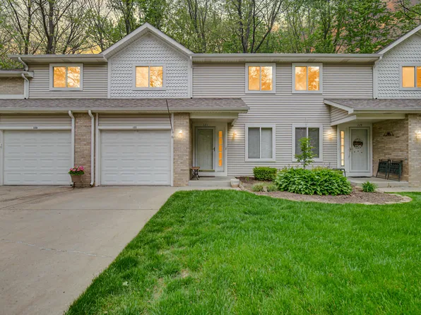 121 Indian Ridge Dr, Michigan City, IN 46360