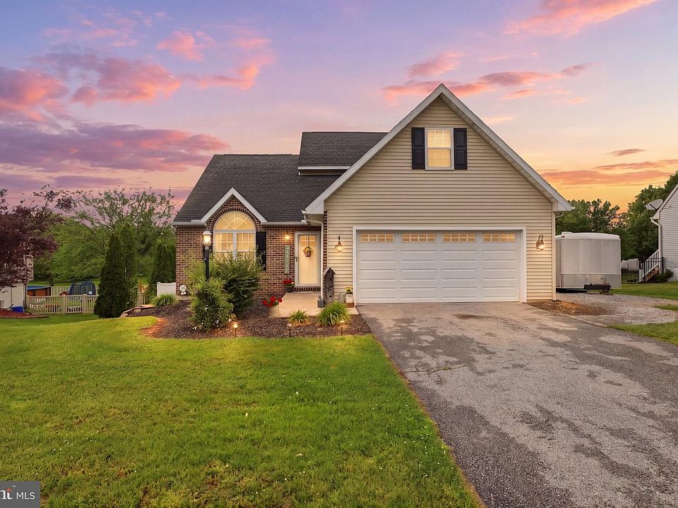 1st image of 138 Winston Dr