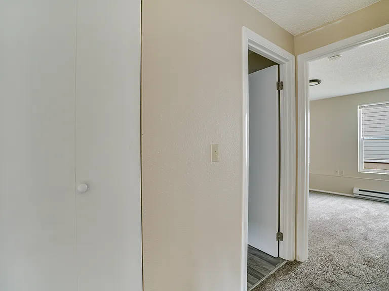 2412 S I St #3 — Photo 4