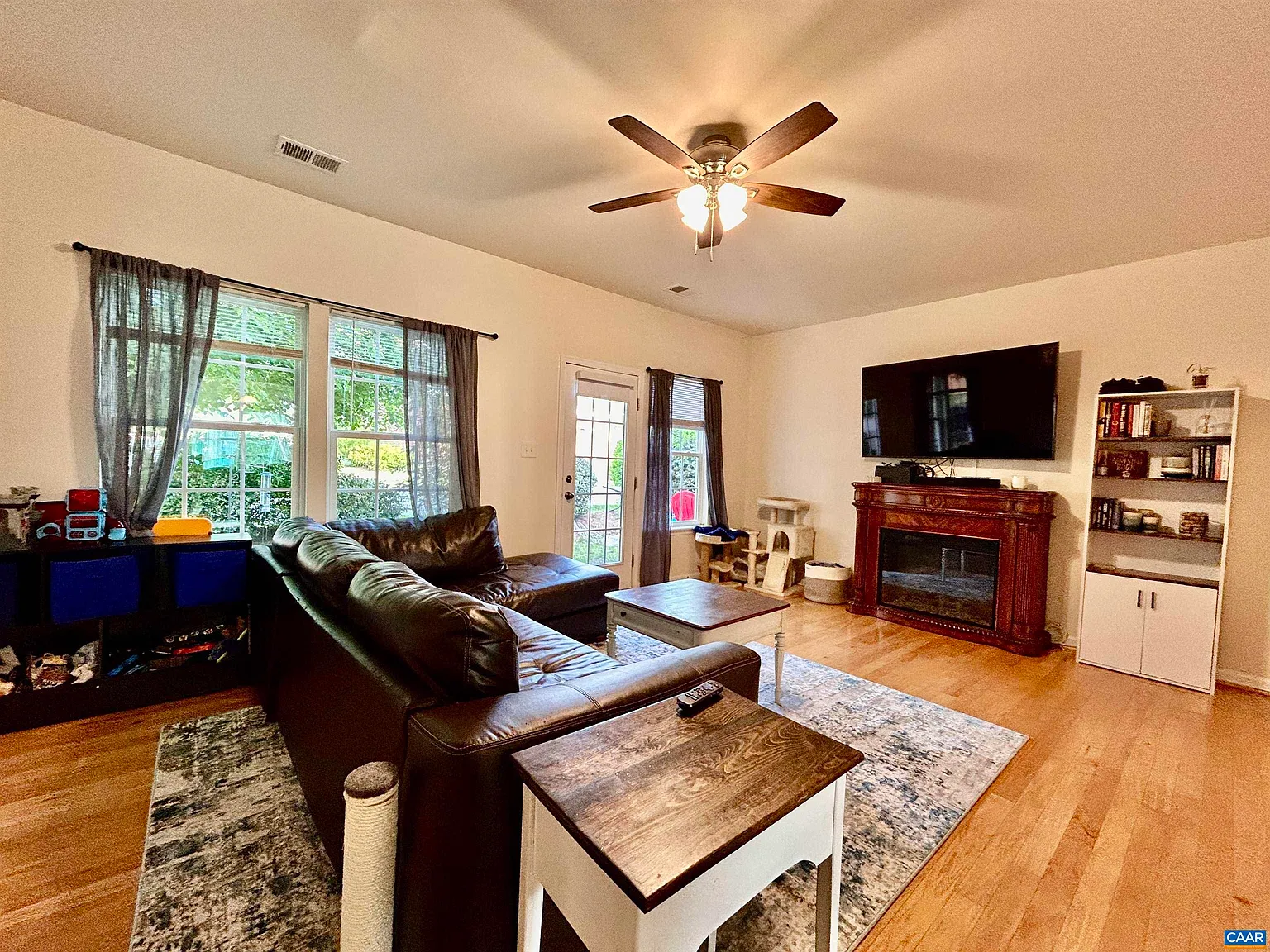 3 bed, 2.5 bath, 1476 sqft, $1,995 — Photo 4