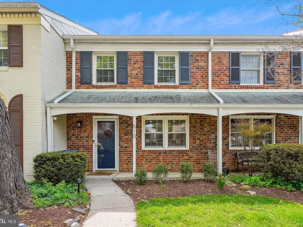 610 Azalea Dr Unit 1, Rockville, MD 20850