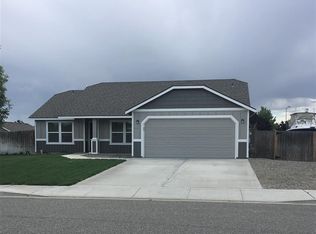 6410 Alpine Lakes Dr, Pasco, WA