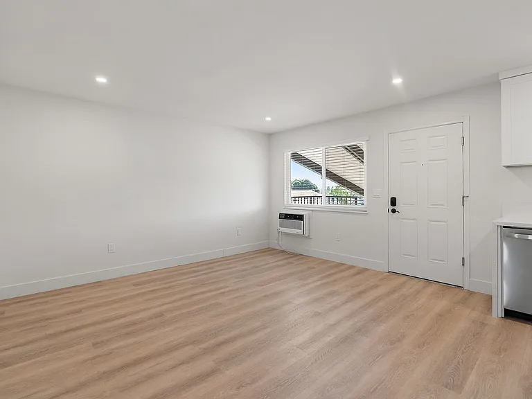 1622 Palm St - 2 Bedroom 2 Bath Fully Renovated: Move In Available Now | July 1st, 2026 Units Ava... — Photo 31