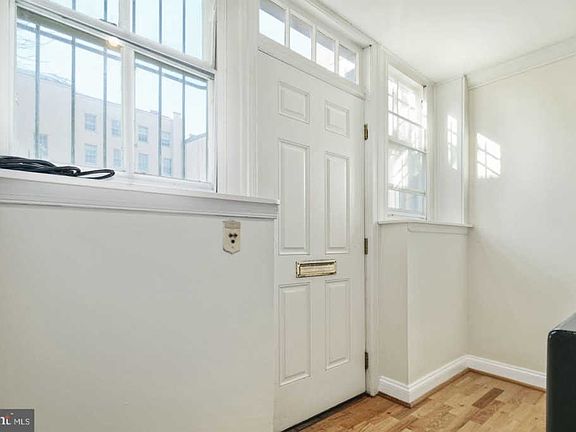 5th image of 1 Willings Alley Mews