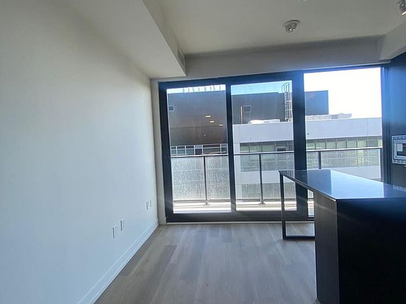 4th image of 1 Jarvis St E #1518