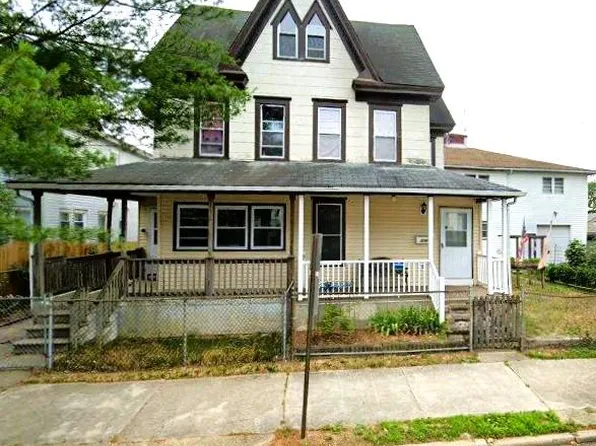 318 S 3rd St, Millville, NJ 08332