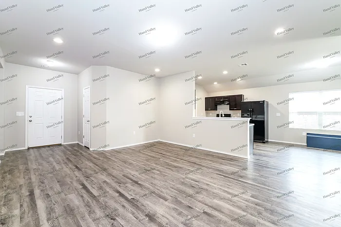 3 bed, 2.0 bath, 1497 sqft, $1,645 — Photo 3