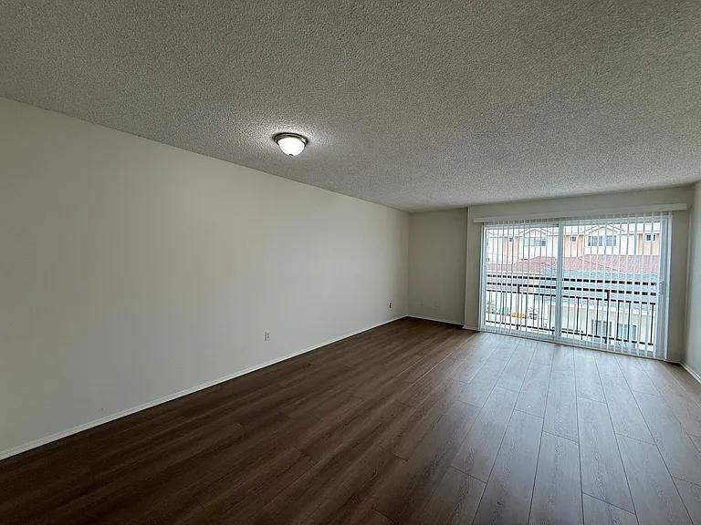 541 Ivy St — Photo 11