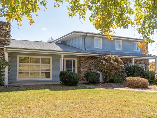 156 Michelle Cir, Flat Rock, NC 28731