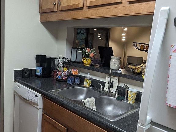 5th image of 3028 Ashwood Cir NE APT 195