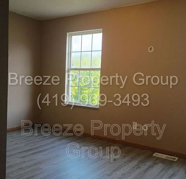 2816 Benford Ln — Photo 3