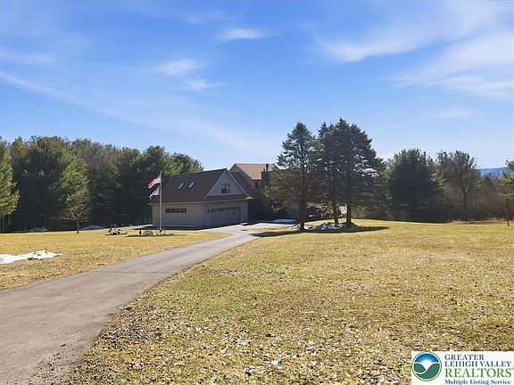 3rd image of 205 Sycamore Dr