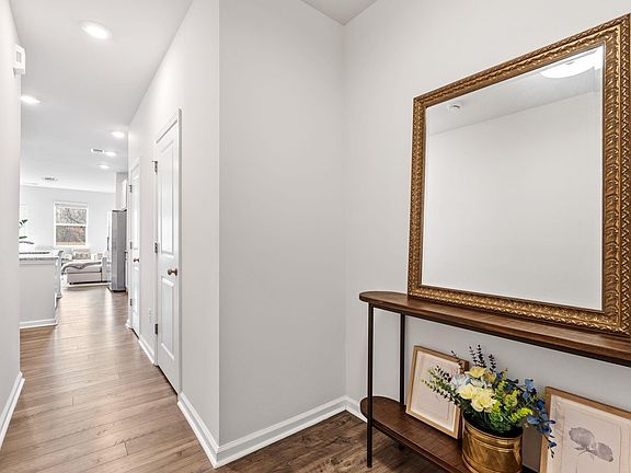 4th image of 23 Apollo View Ln