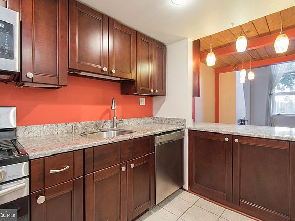 3rd image of 870 N 28th St APT 113