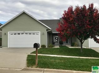 2729 41st St, Sioux City, IA 51108