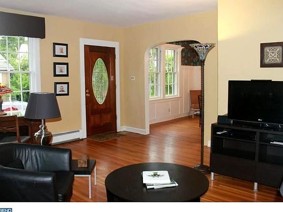 Entry to Living Room