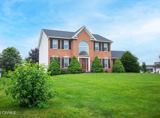 204 Meadowlark Ln, Mifflinburg, PA 17844