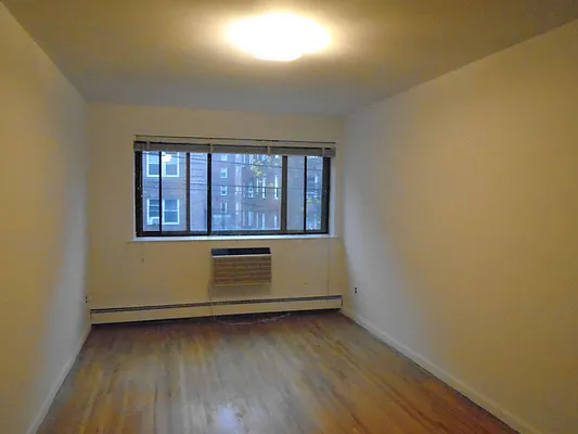 Rented by 18 REALTY | media 92