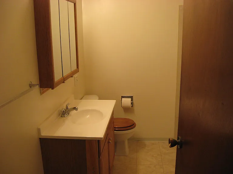 BATHROOM UNIT 2