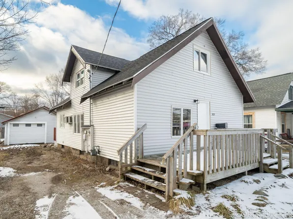 1875 Henry St, Muskegon, MI 49441