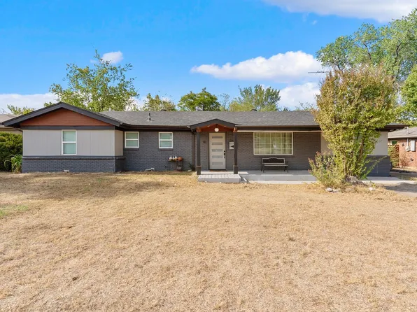 10 Beverly Ct, Bedford, TX 76022