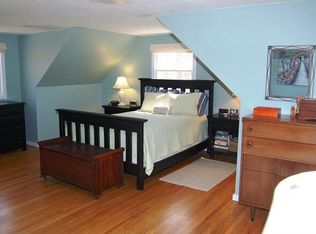 15 S Hill Rd, Hopewell, NJ 08525