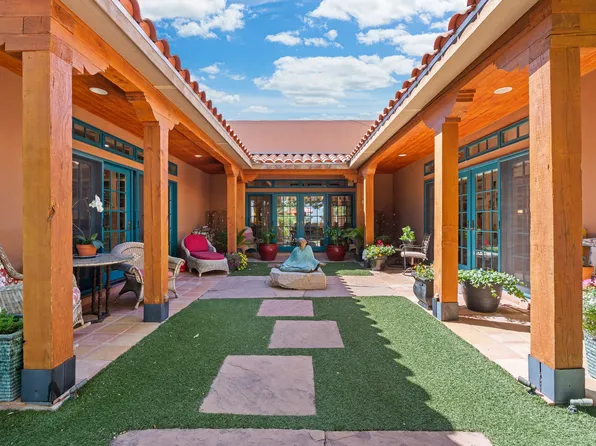 6100 Hoochaneetsa Plz N, Cochiti Lake, NM 87083