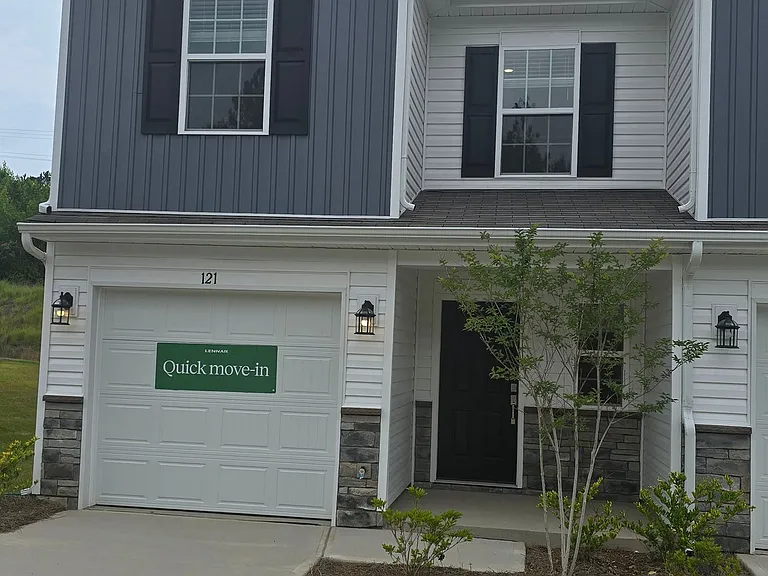 121 Tango Dr — Photo 1