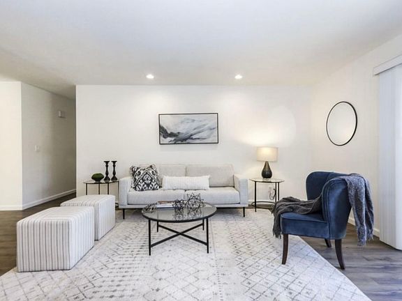 2nd image of 1465 Kelly Park Cir