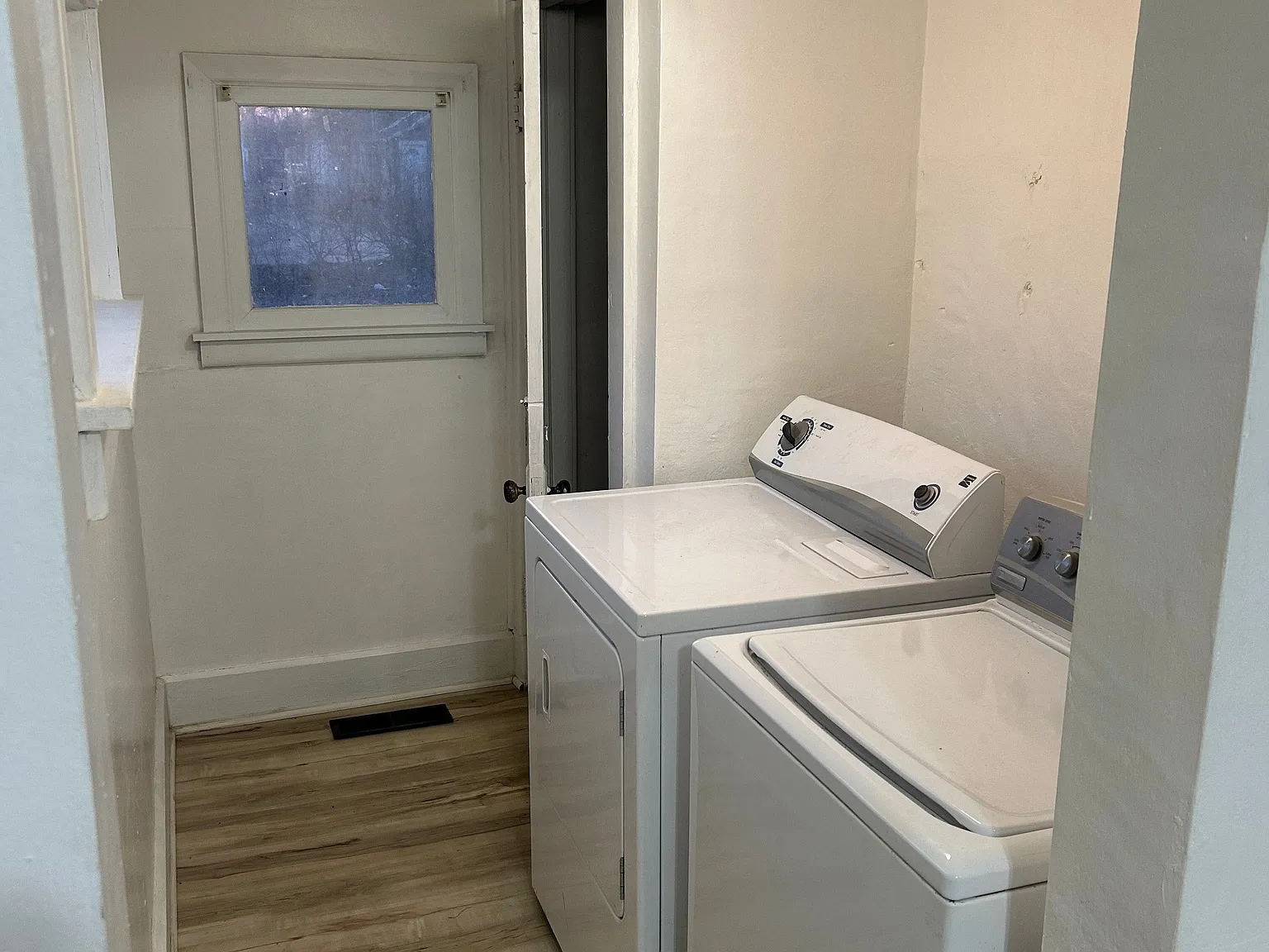 3 bed, 1.0 bath, 1050 sqft, $1,350 — Photo 4