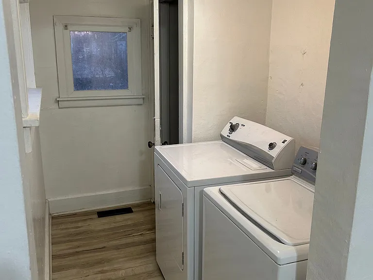 119 N Dicks St — Photo 4