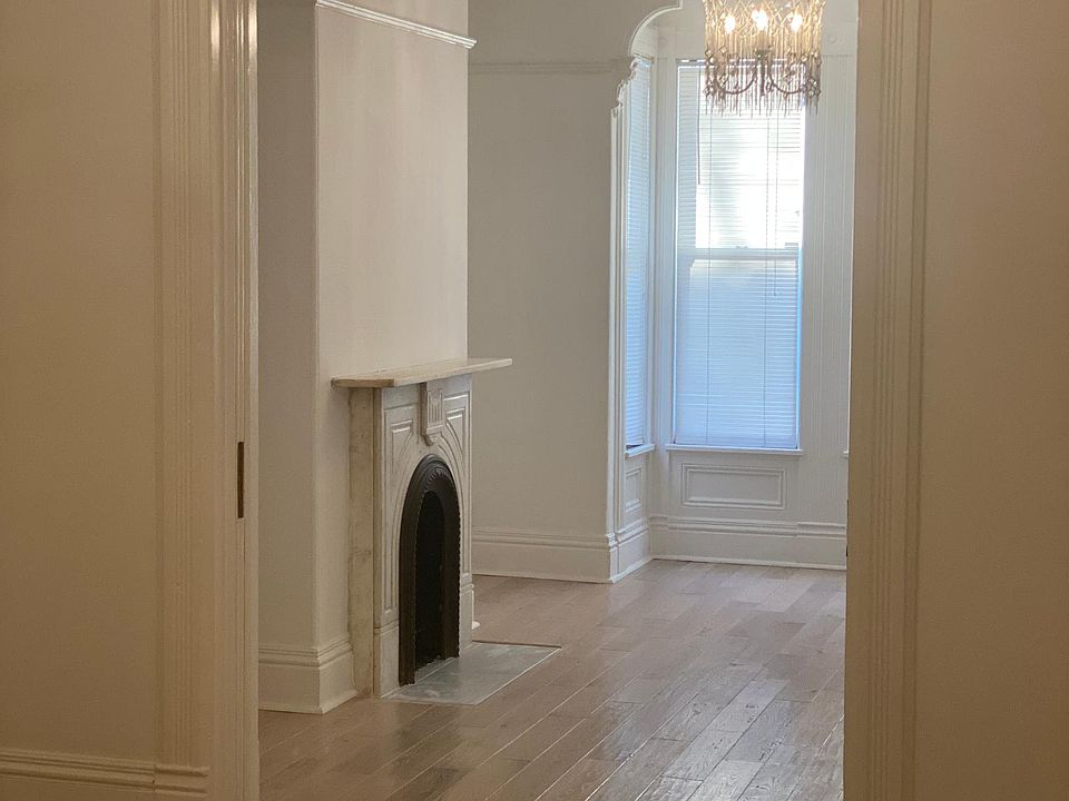 2nd parlor typically used for a bedroom. Parlors can be separated by closing heavy French doors.