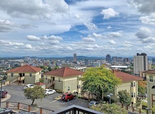 405 NW Uptown Ter APT 3A, Portland, OR 97210