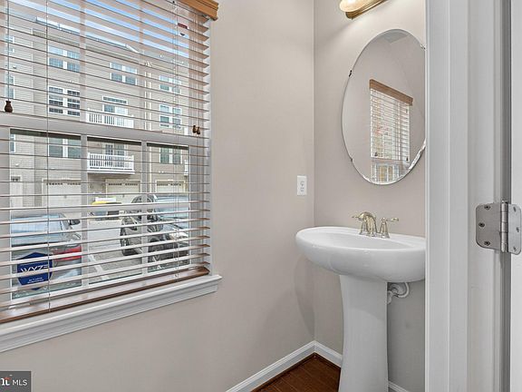 4th image of 1303 Cheswick Ln
