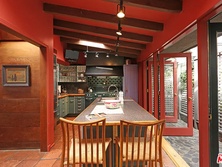 2673 Mandeville Canyon Rd — Photo 13