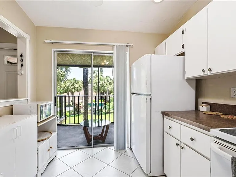 4010 Ice Castle Way #8 — Photo 11