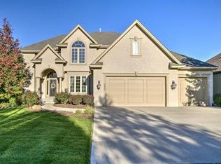 8826 N Glenwood Ave, Kansas City, MO 64157