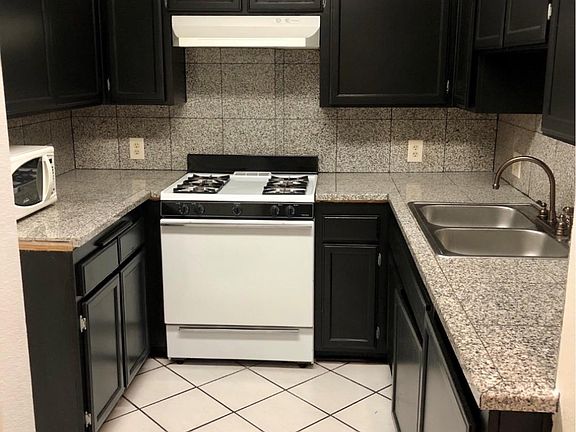 4th image of 10906 Laurel Canyon Blvd Unit 1
