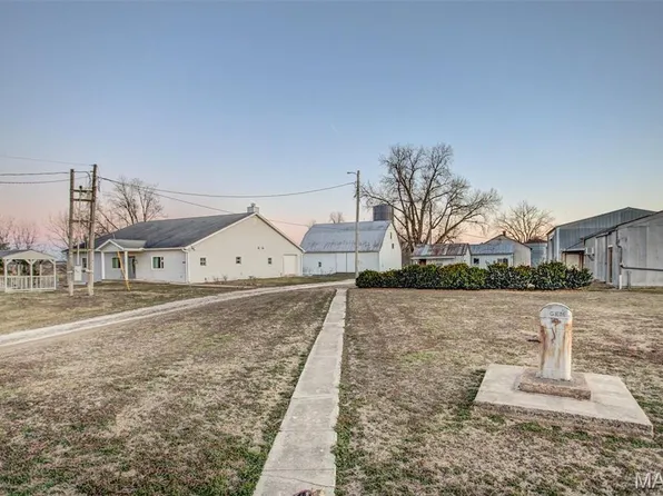 1341 Schleeper Ln, Brussels, IL 62036