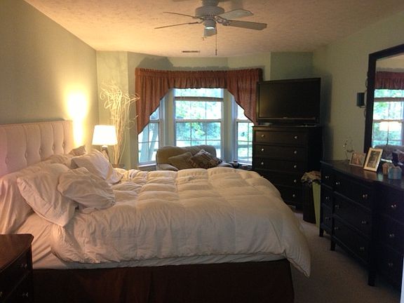 4th image of 631 Admiral Dr Unit 102