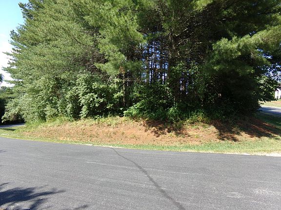 5th image of 301 Coweta Ct