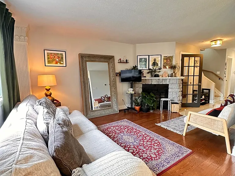 5 Fulham Ct — Photo 4
