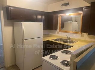 808 E Walnut St APT 1, Springfield, MO 65806