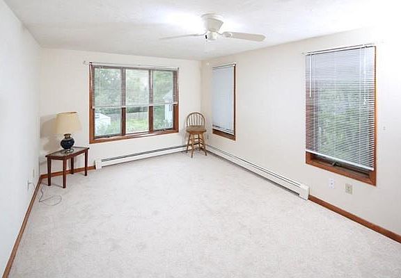 5th image of 10 Hillside Dr