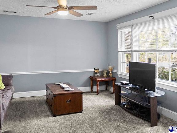 4th image of 301 Pine St