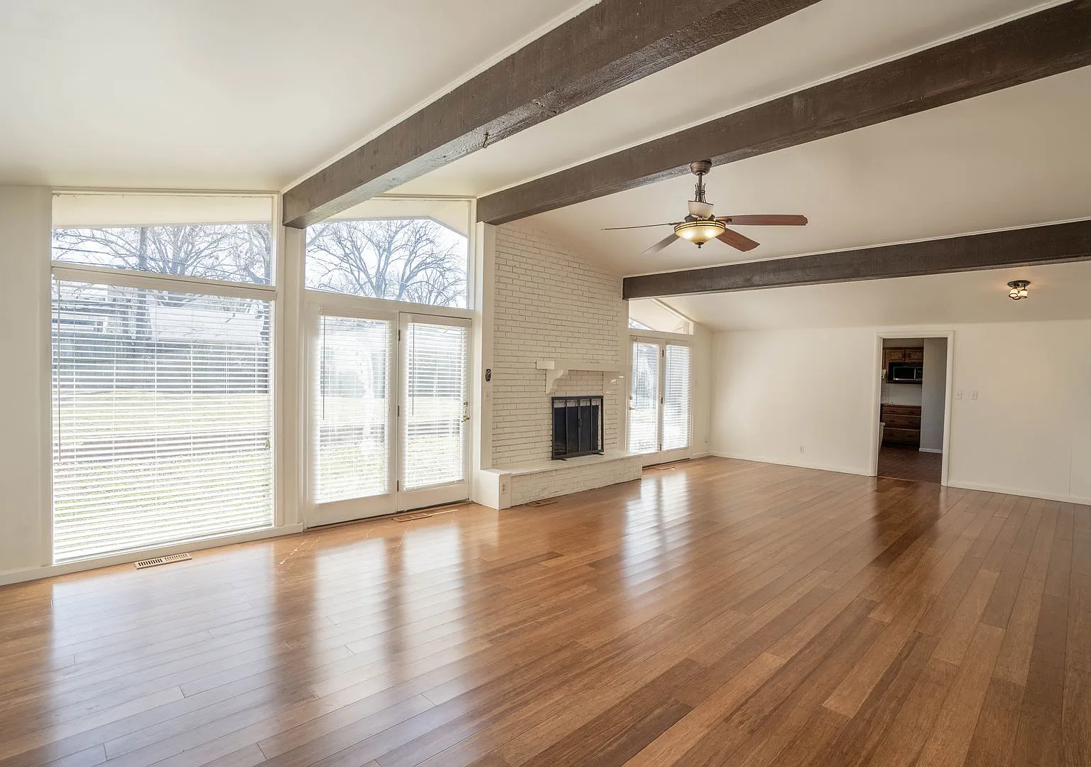 3 Bed | 2 Bath in Midtown! — Photo 3