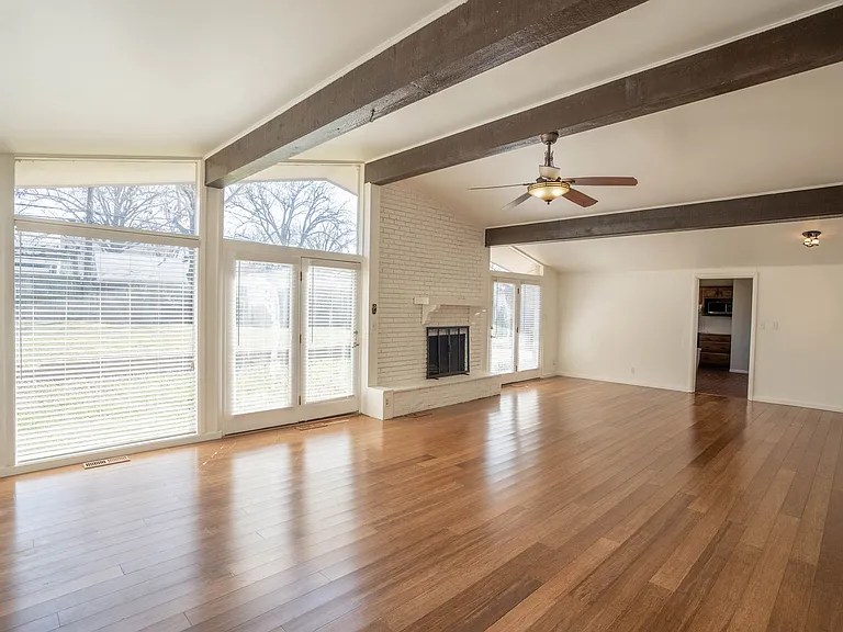 4132 E 48th Pl — Photo 3