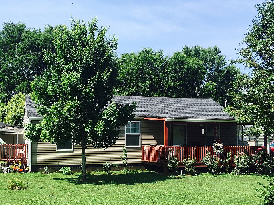 Corner lot-3 or 4BR, 1BA